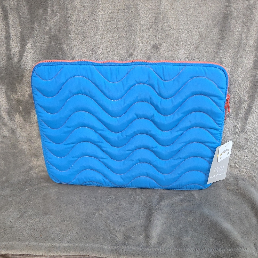 heyday Blue Wave Quilted Tablet Sleeve